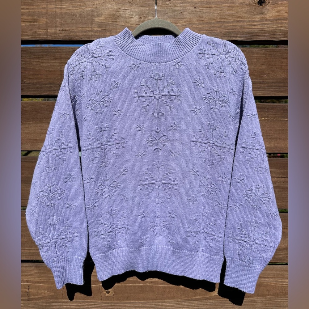 Vintage 80's Nikki Women's Lavender Crew Neck Snowflake Design Knit Sweater